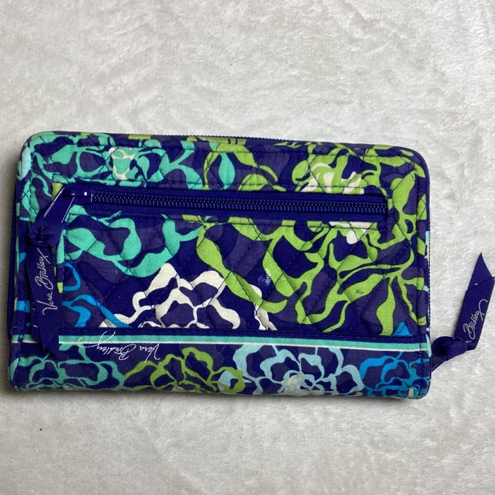Vera Bradley Blue Bayou Quilted Cotton Turnlock Zip Around Wallet Floral‎ Purple - Picture 2 of 7